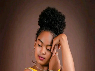 FarahNoumes's profile picture